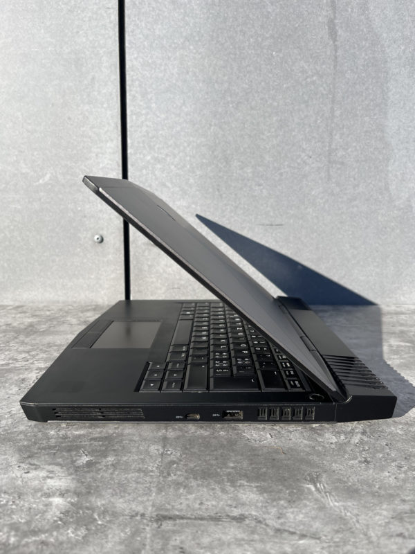 Alienware 13 R3 – Image 3