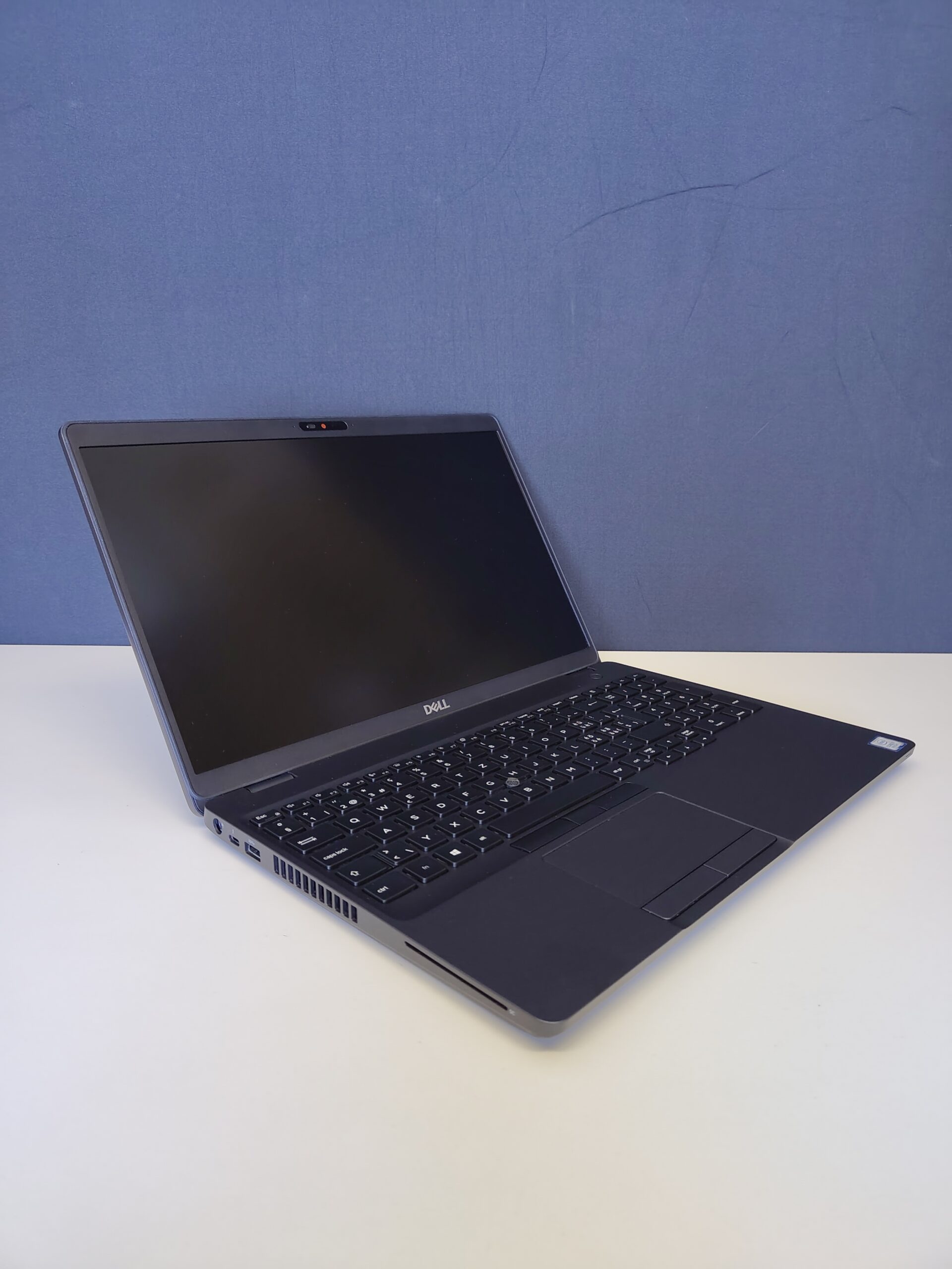 Dell Precision 3541 – Image 2