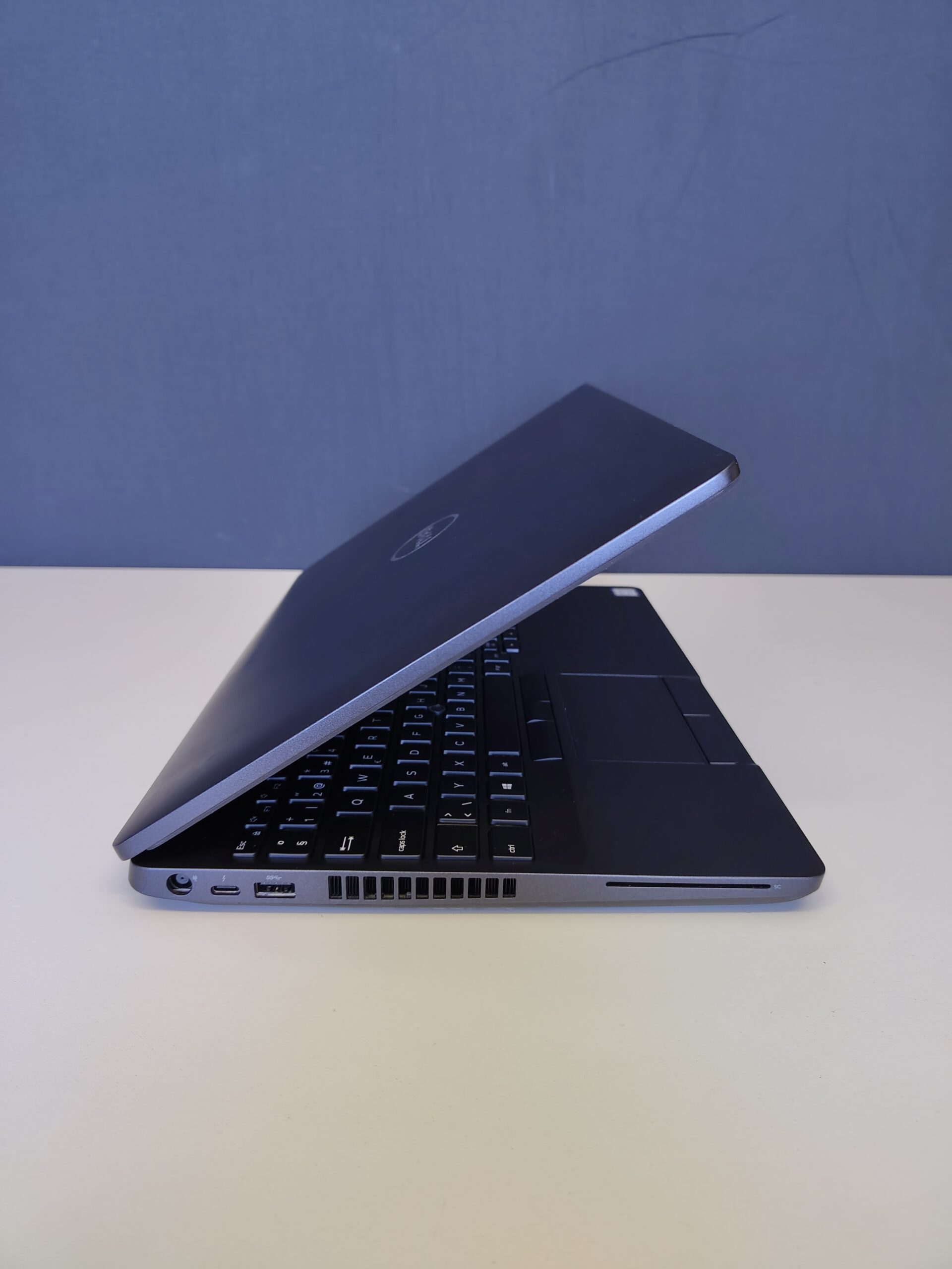 Dell Precision 3541 – Image 3