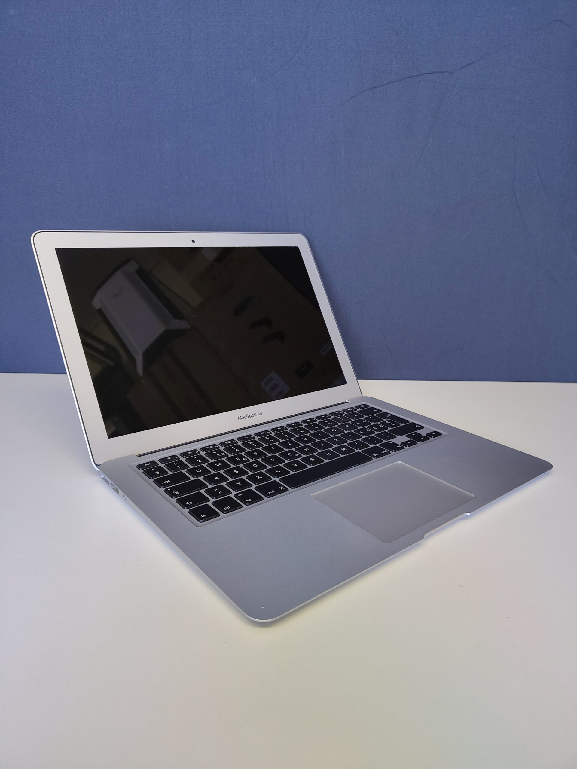 MacBook Air A1466 – Image 2