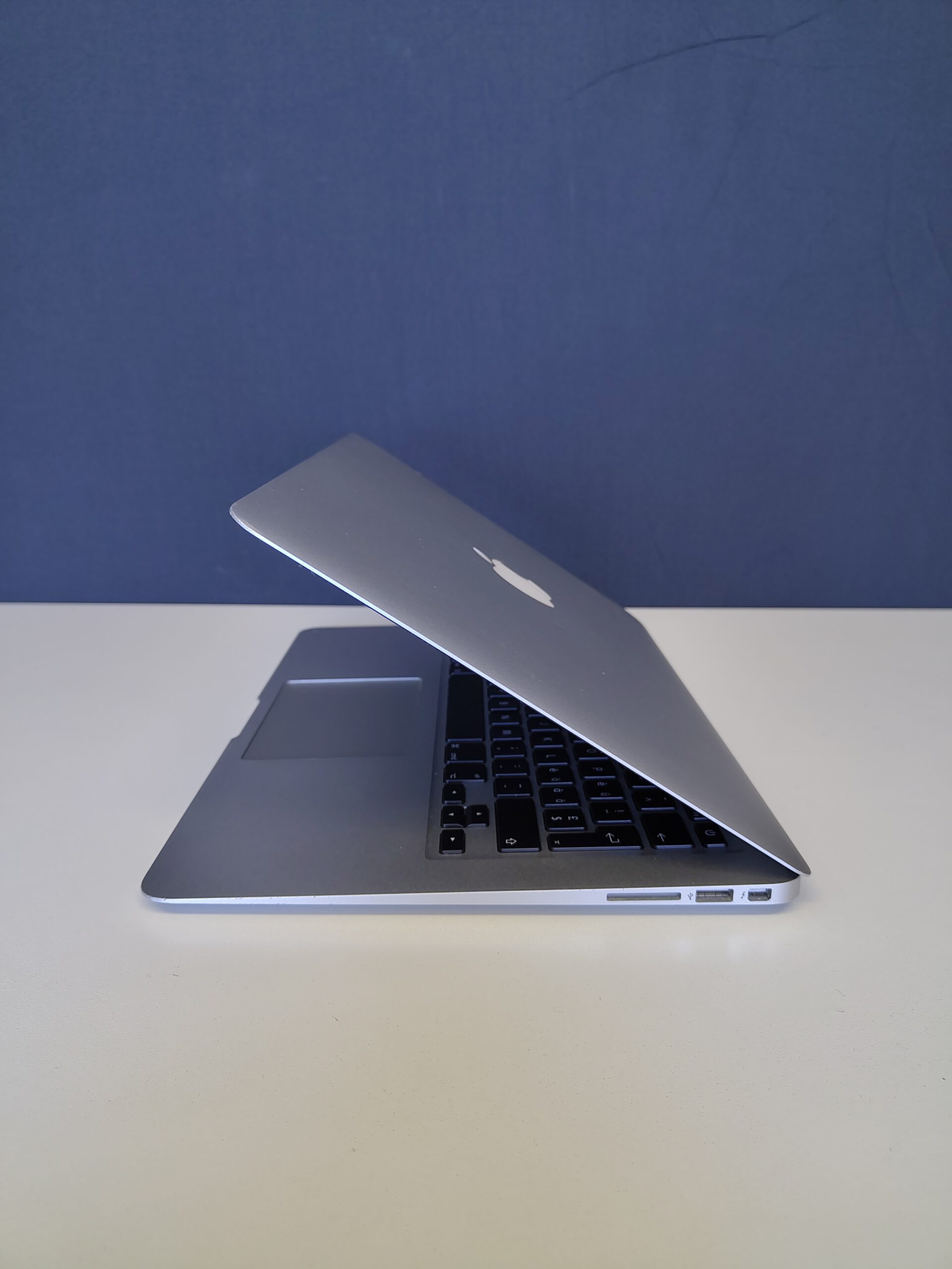 MacBook Air A1466 – Image 5